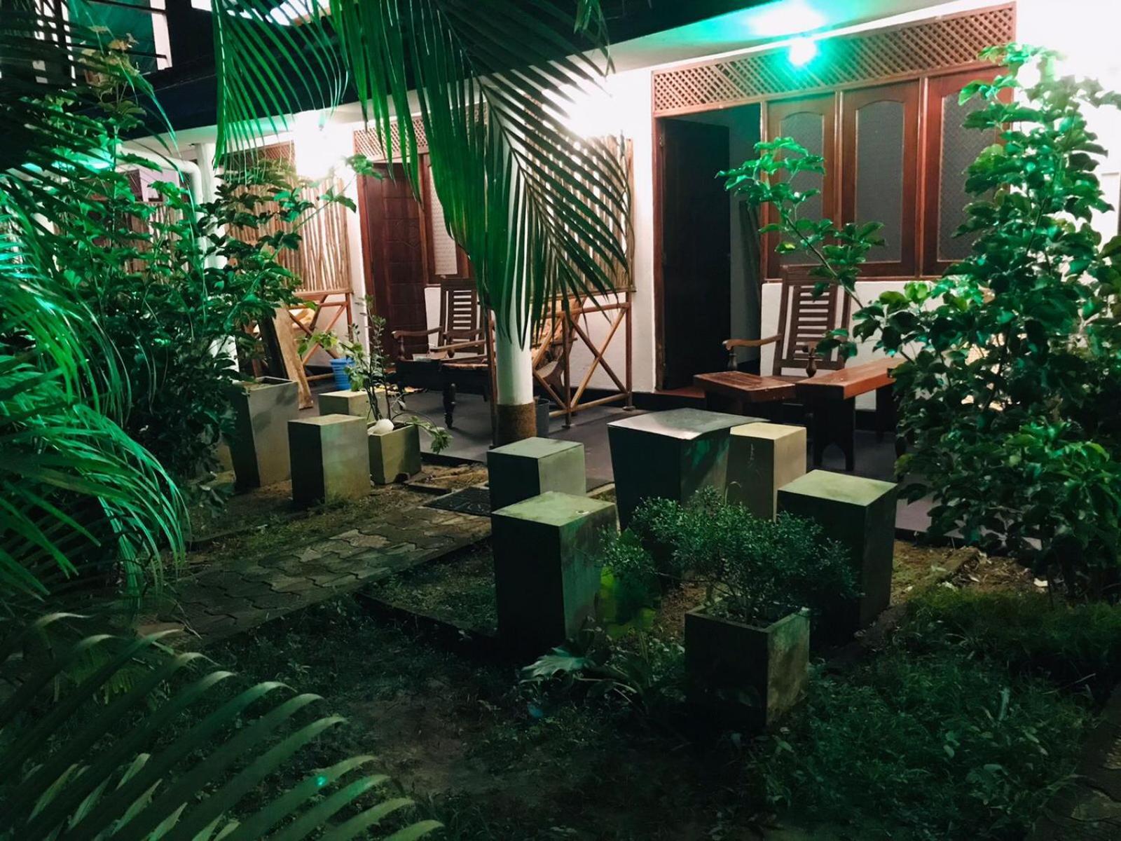 Lion Paradise Surf Beach Matara Esterno foto